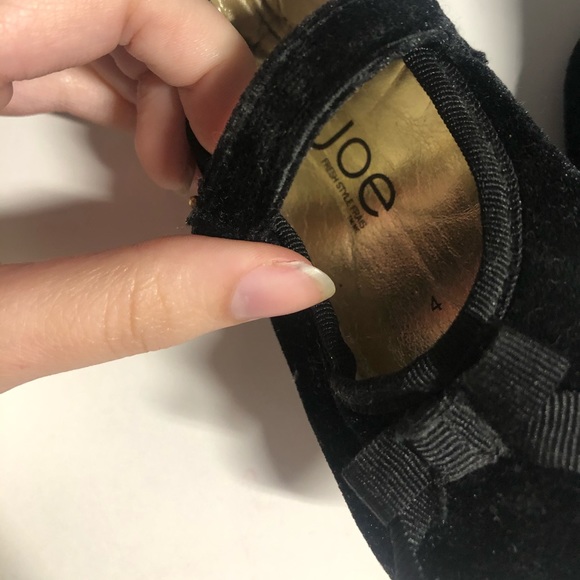 2 pairs of baby shoes w/ free gift ❤️ - Picture 4 of 11